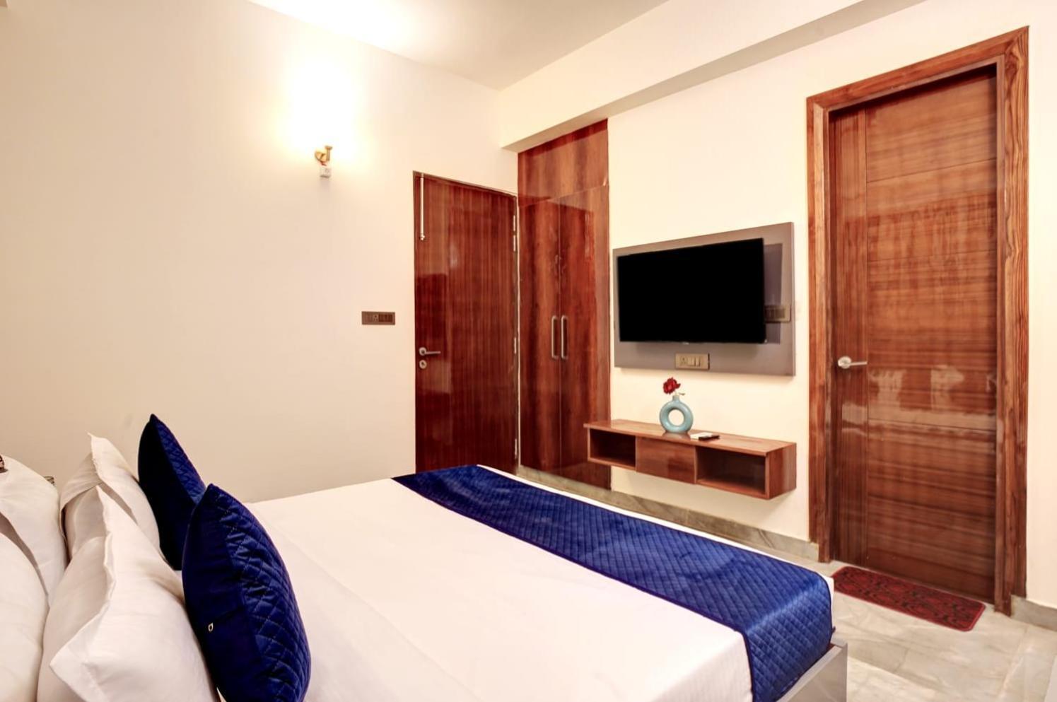 Hotel Elite Grand Near Kailash Hospital Noida Buitenkant foto