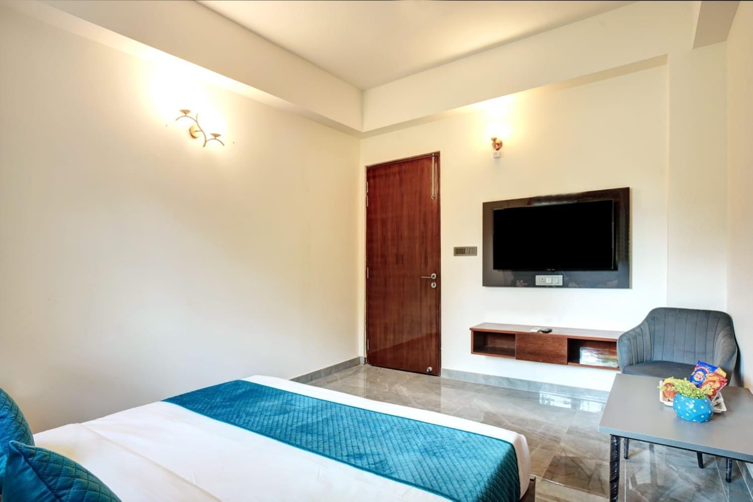 Hotel Elite Grand Near Kailash Hospital Noida Buitenkant foto
