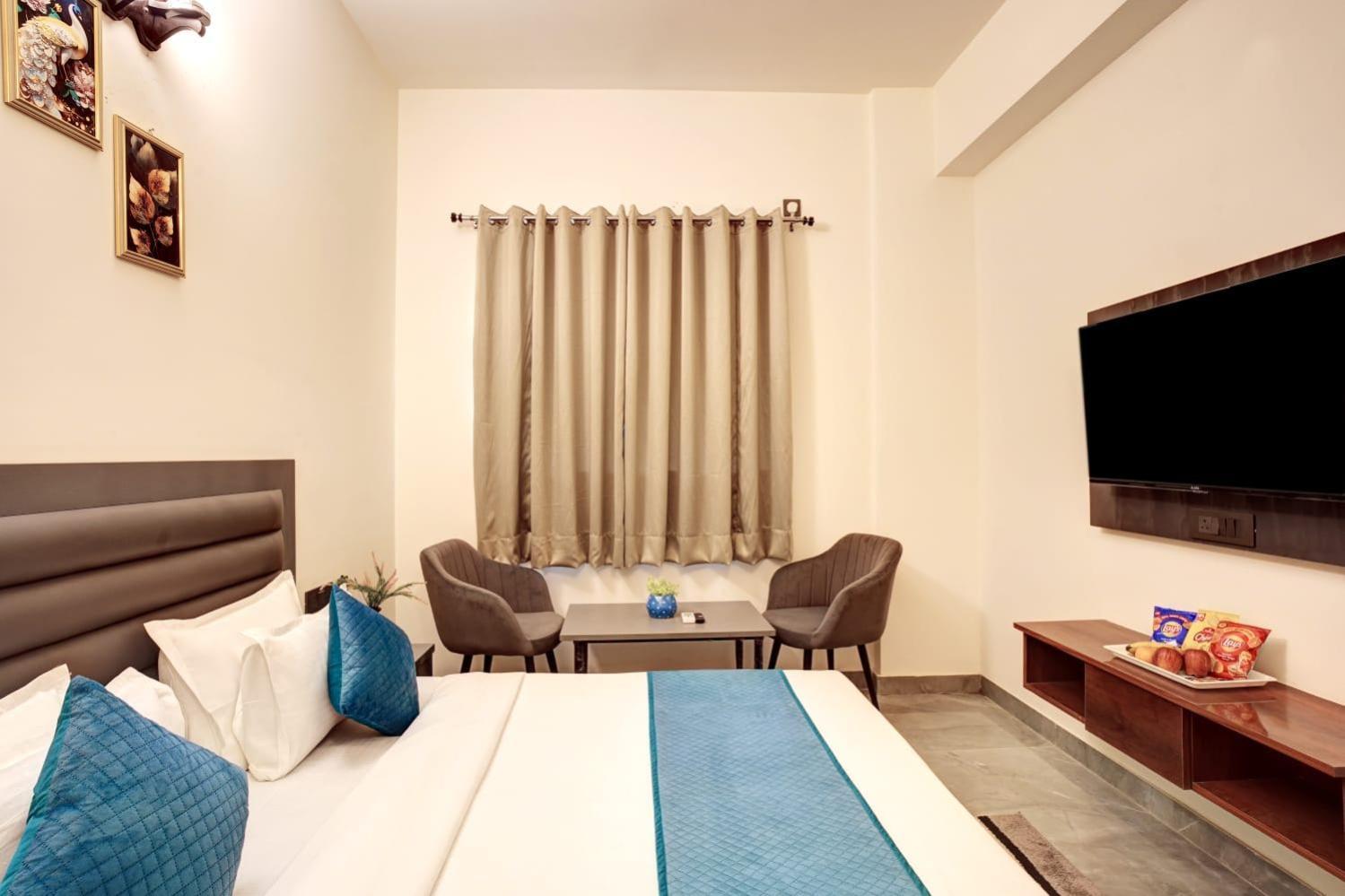 Hotel Elite Grand Near Kailash Hospital Noida Buitenkant foto