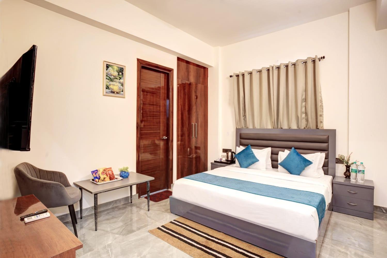 Hotel Elite Grand Near Kailash Hospital Noida Buitenkant foto