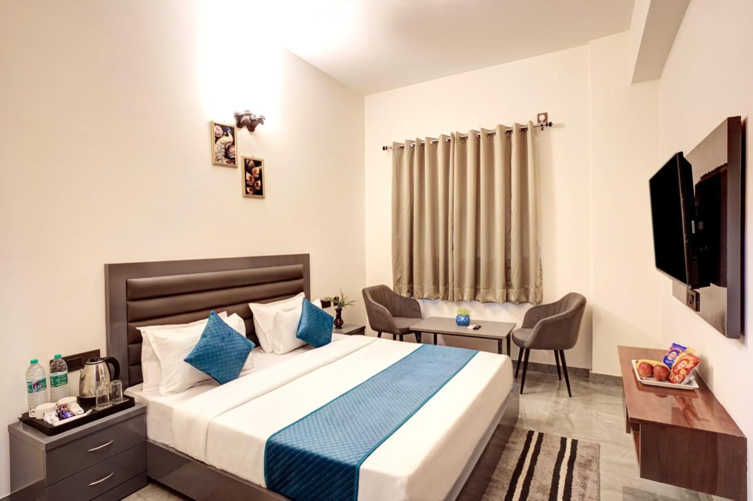 Hotel Elite Grand Near Kailash Hospital Noida Buitenkant foto