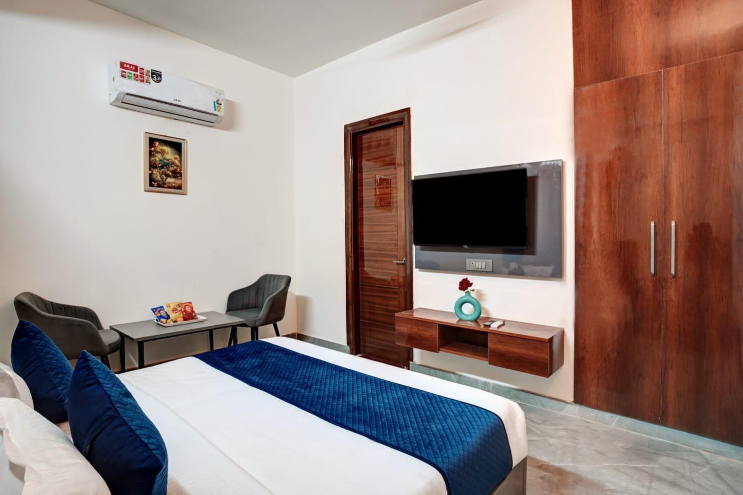 Hotel Elite Grand Near Kailash Hospital Noida Buitenkant foto