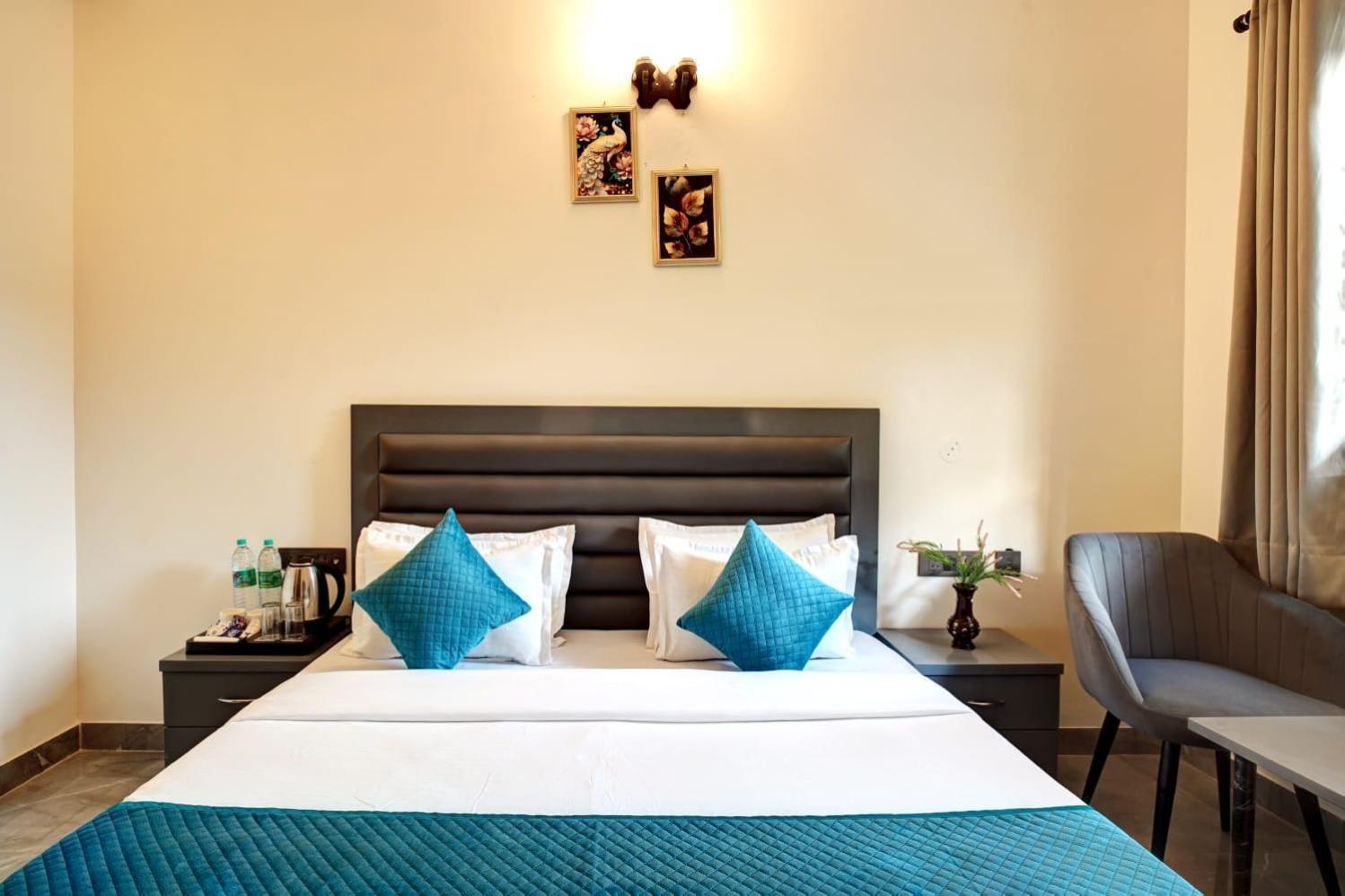 Hotel Elite Grand Near Kailash Hospital Noida Buitenkant foto
