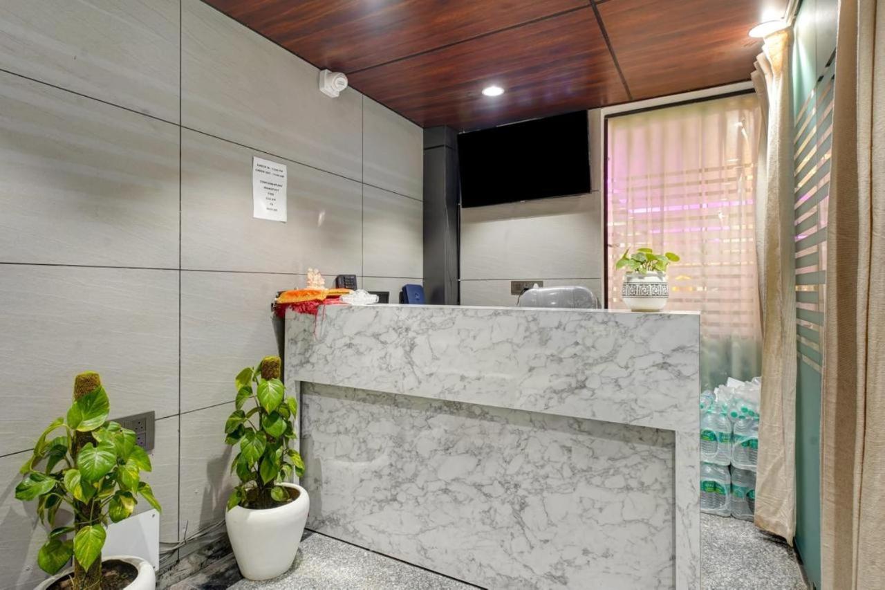 Hotel Elite Grand Near Kailash Hospital Noida Buitenkant foto