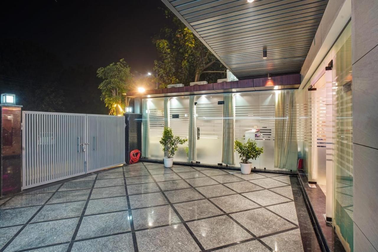 Hotel Elite Grand Near Kailash Hospital Noida Buitenkant foto